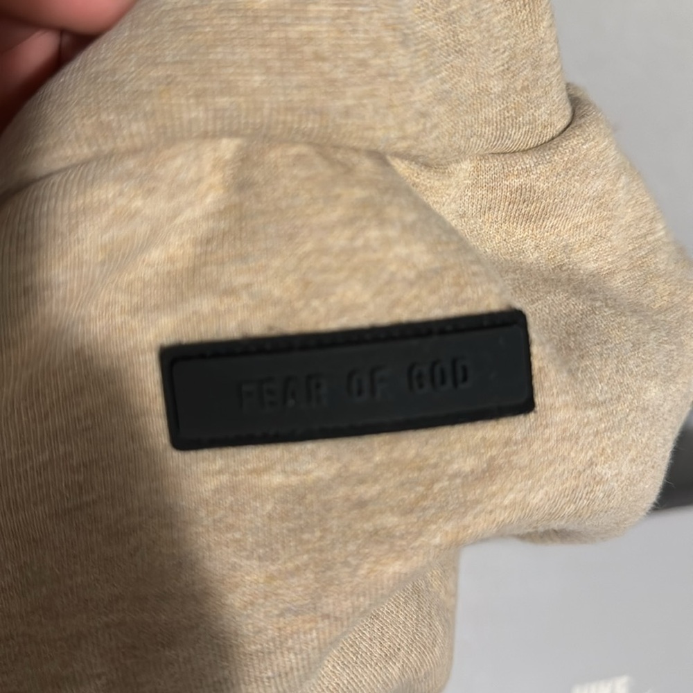Fear of God Essentials Crewneck - Picture 5 of 6